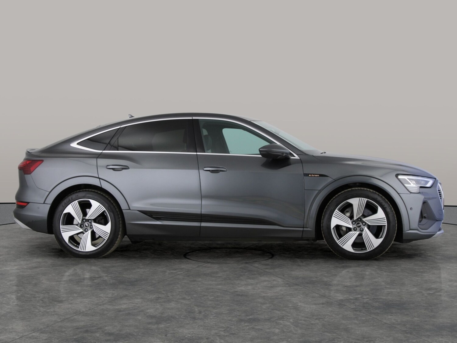 Used Audi e-tron 2022 for sale - 77984684: Photo 9