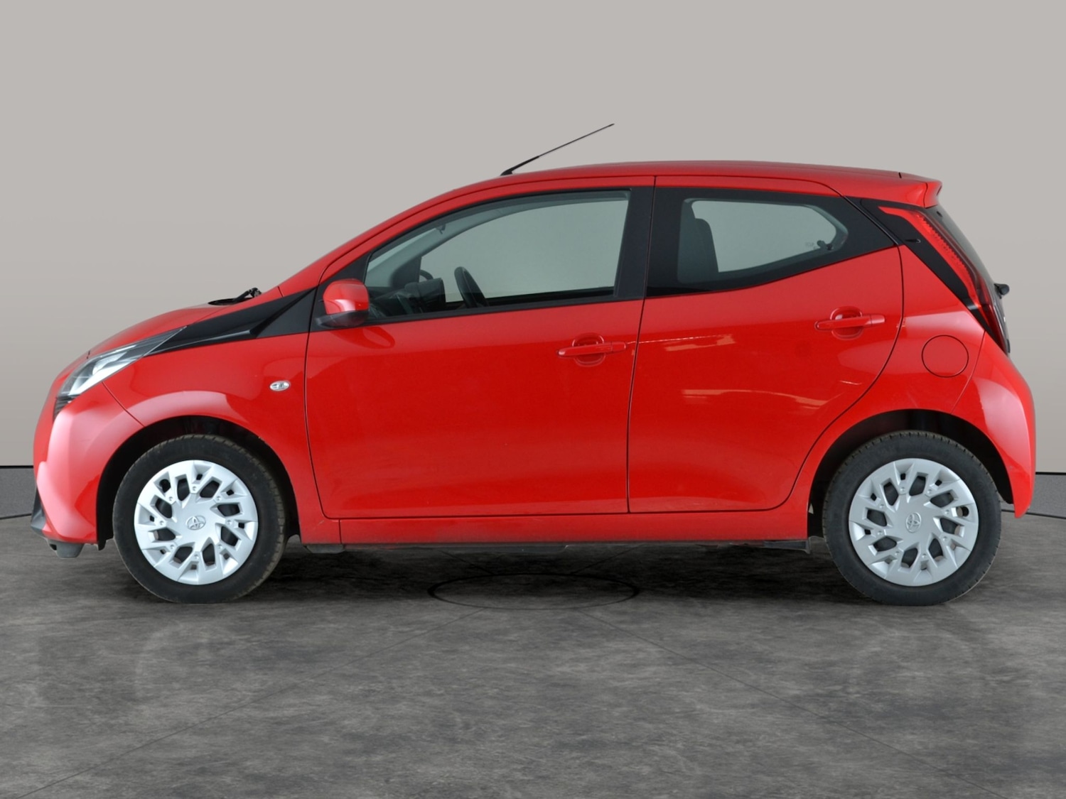 Used Toyota AYGO 2021 for sale - 77123112: Photo 13