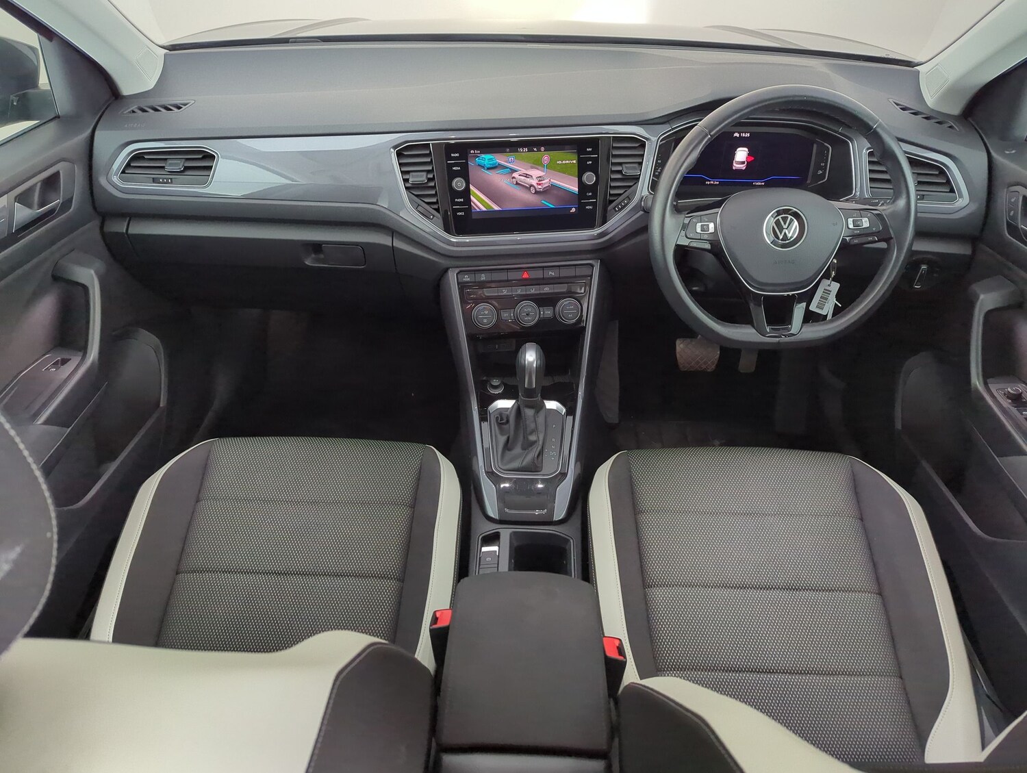 Used Volkswagen T-Roc 2021 for sale - 77746472: Photo 6