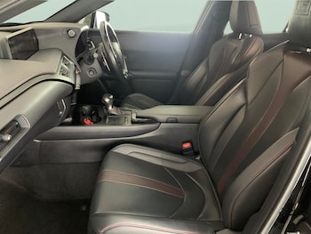 Used Lexus UX 2021 for sale - 76704211: Photo