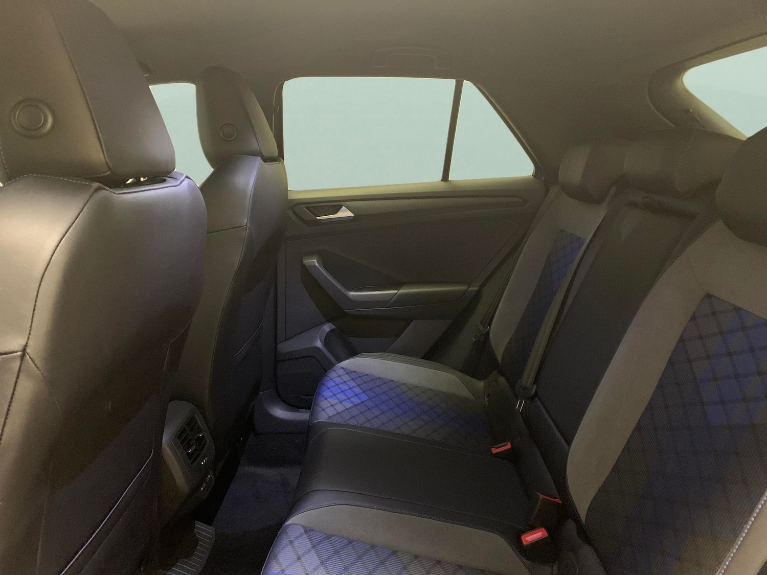 Used Volkswagen T-Roc for sale - 77480463: Photo 22