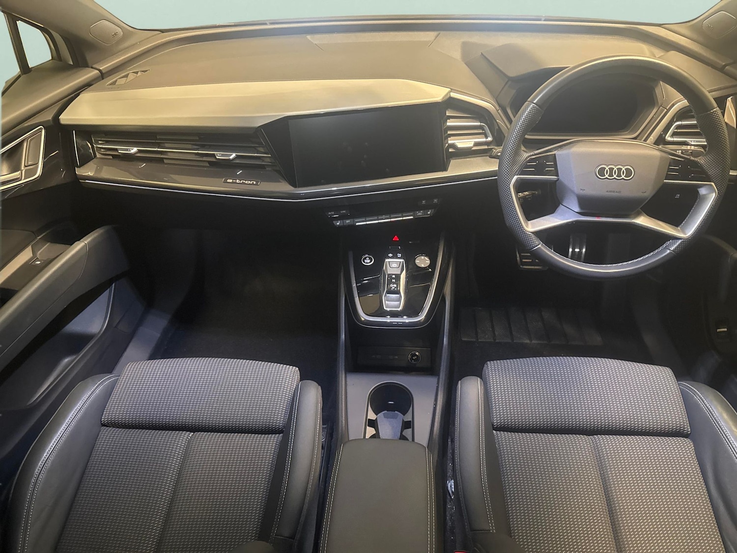 Used Audi Q4 e-tron 2023 for sale - 77663148: Photo 7