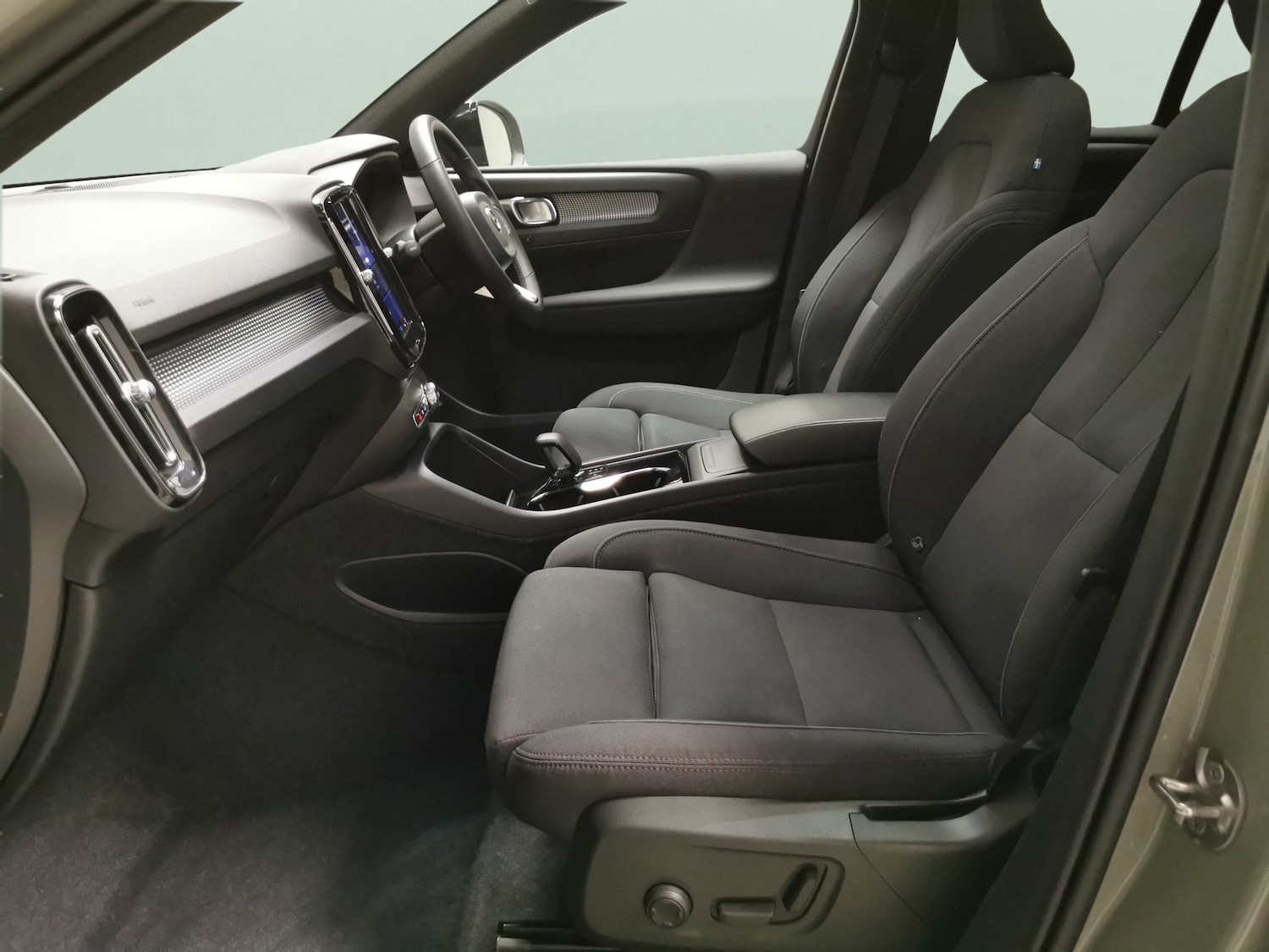 Used Volvo XC40 2022 for sale - 77988762: Photo 4