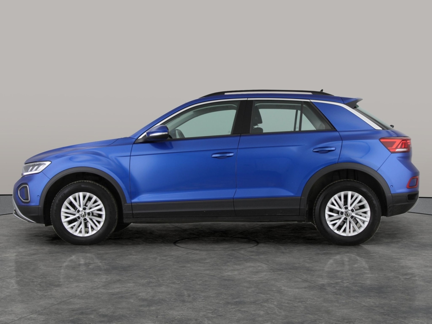 Used Volkswagen T-Roc 2023 for sale - 77069712: Photo 13
