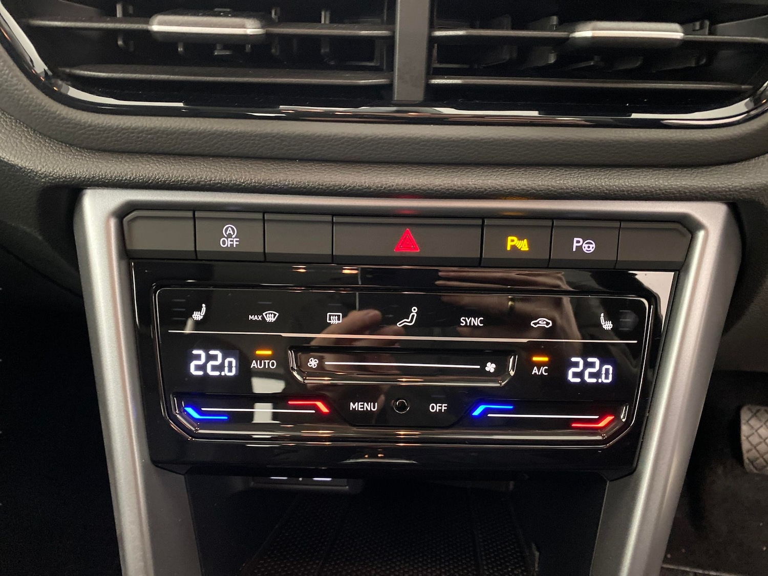 Used Volkswagen T-Roc 2023 for sale - 77069712: Photo 16