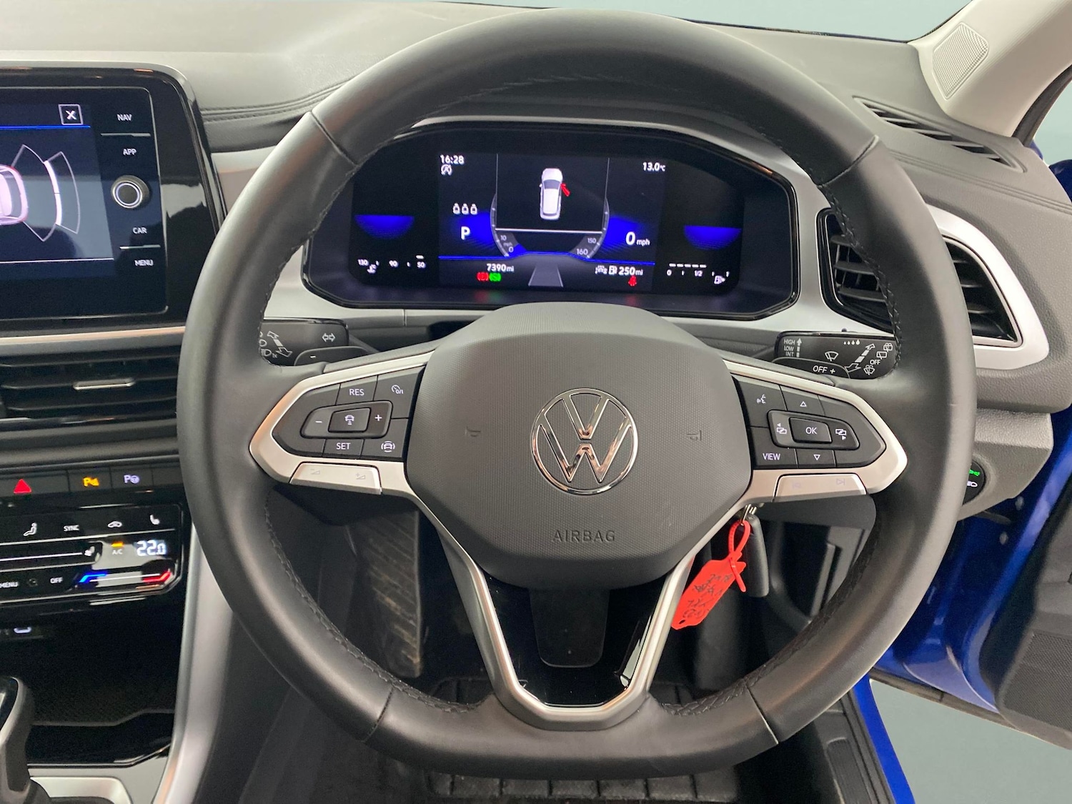 Used Volkswagen T-Roc 2023 for sale - 77069712: Photo 17