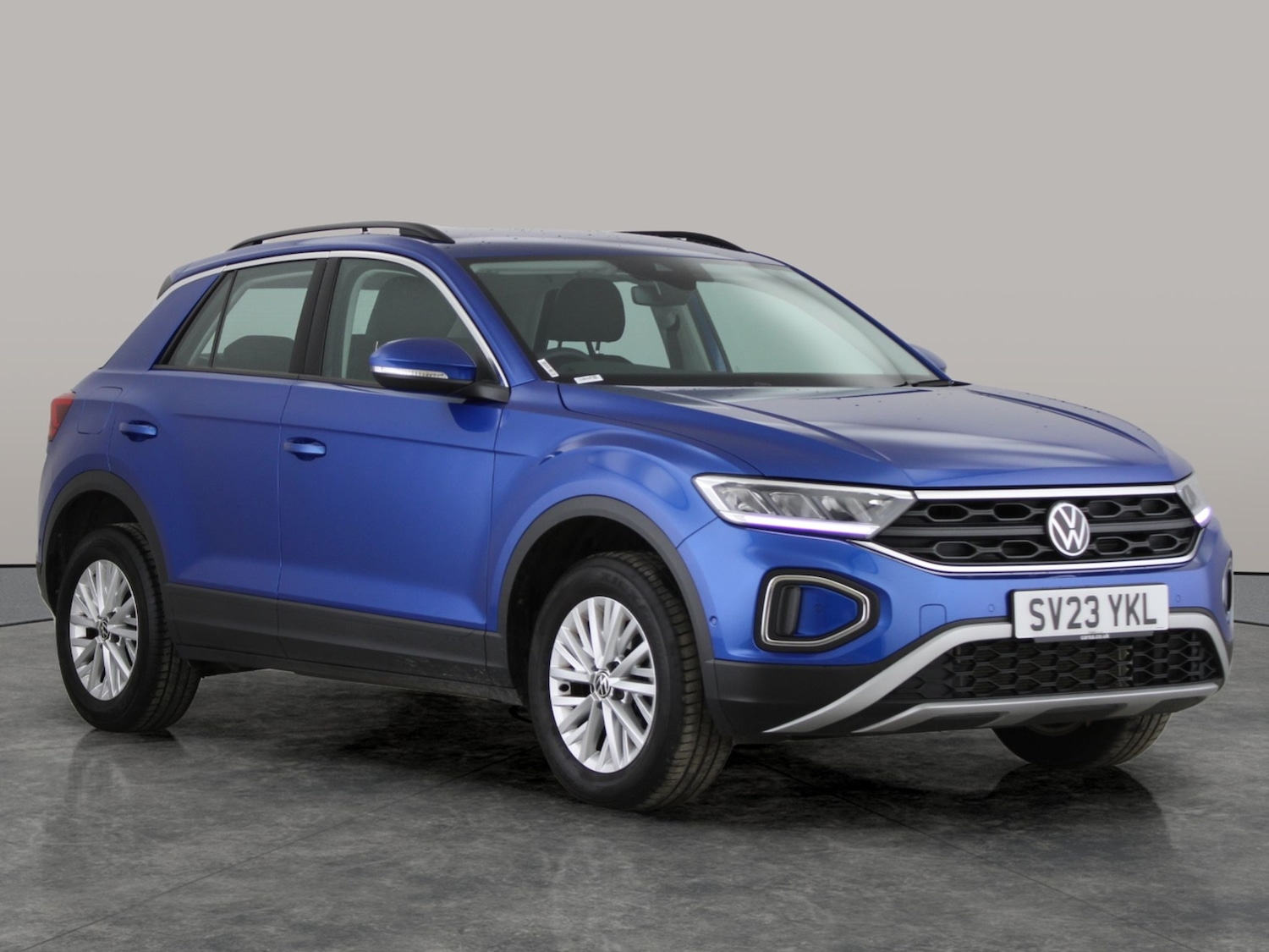 Used Volkswagen T-Roc 2023 for sale - 77069712: Photo 8
