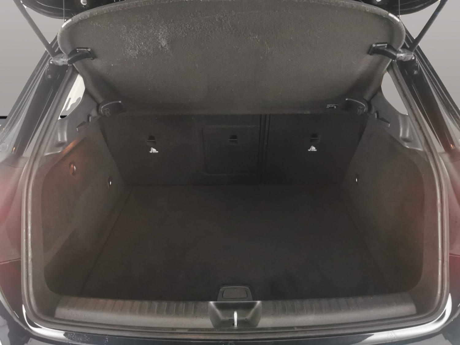 Used Mercedes-Benz GLA 2019 for sale - 77619600: Photo 32