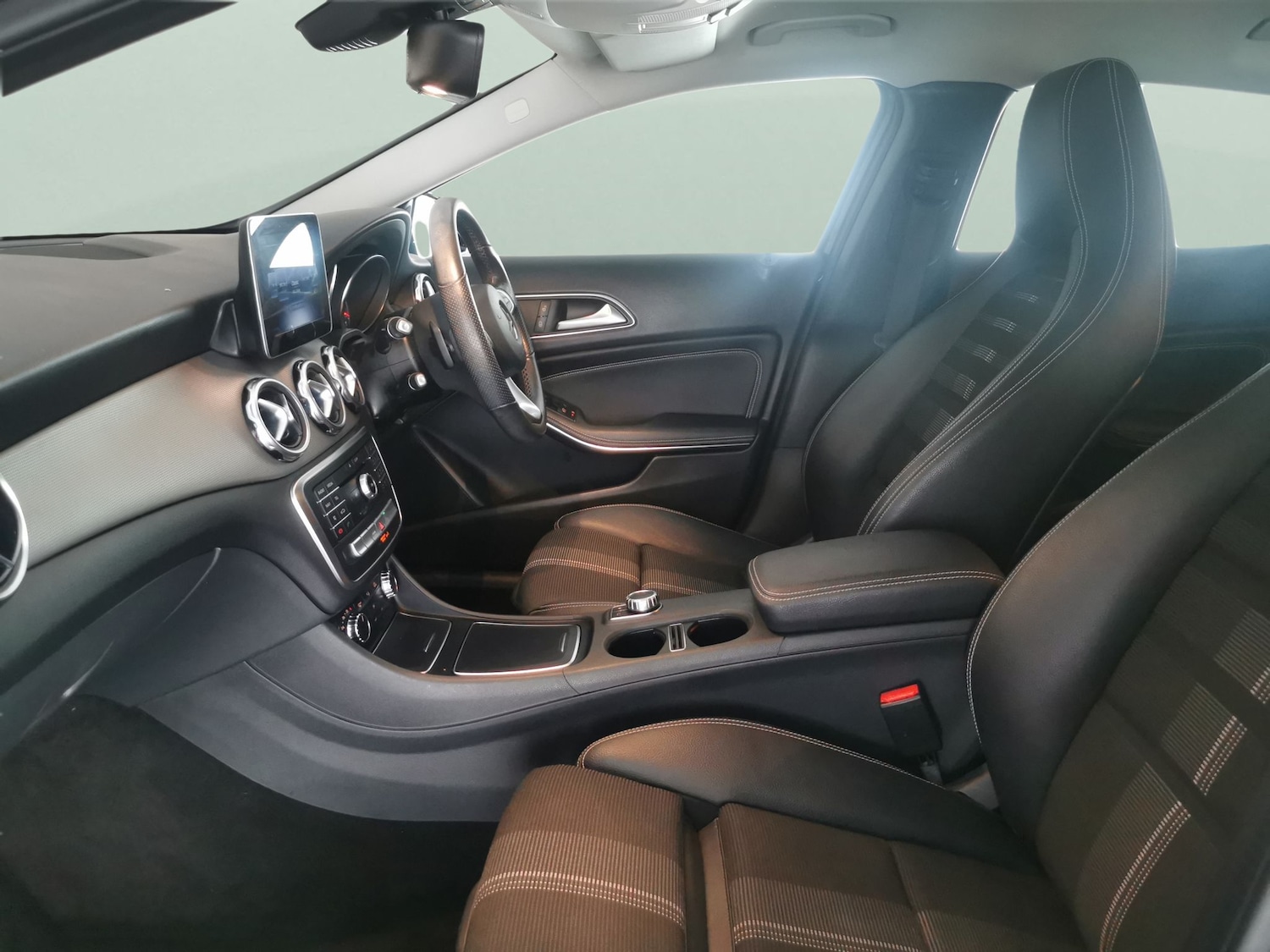 Used Mercedes-Benz GLA 2019 for sale - 77619600: Photo 4