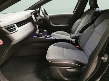 Used Renault Clio 2025 for sale - 77660766: Photo