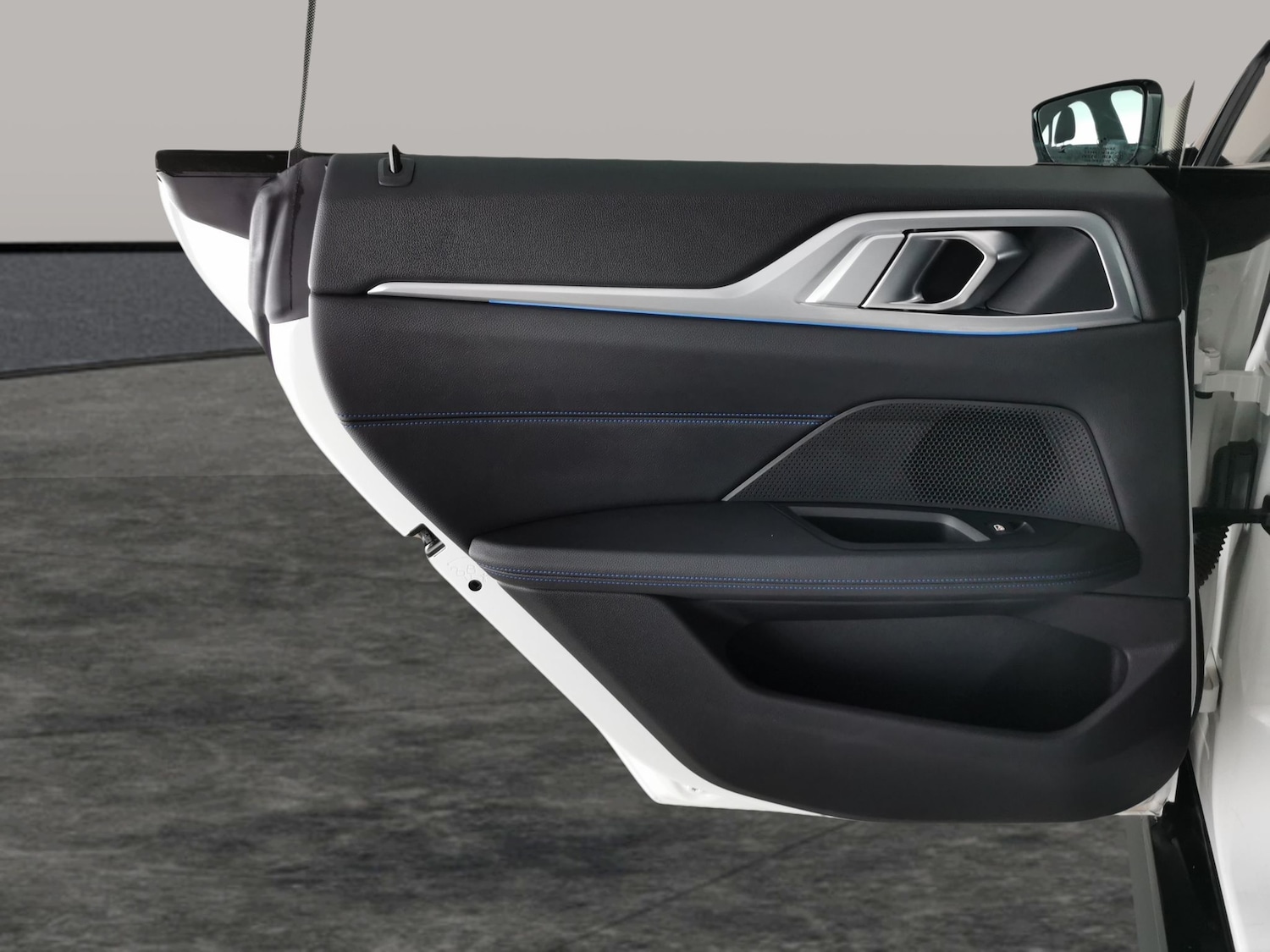 Used BMW i4 2022 for sale - 76648470: Photo 31