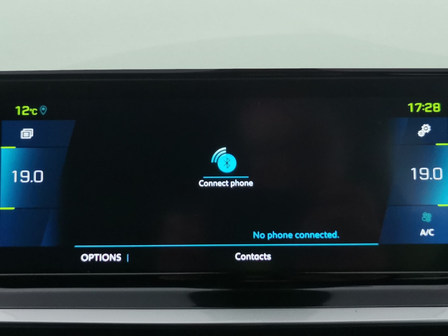 Used Peugeot E-2008 2024 for sale - 76426188: Photo 21