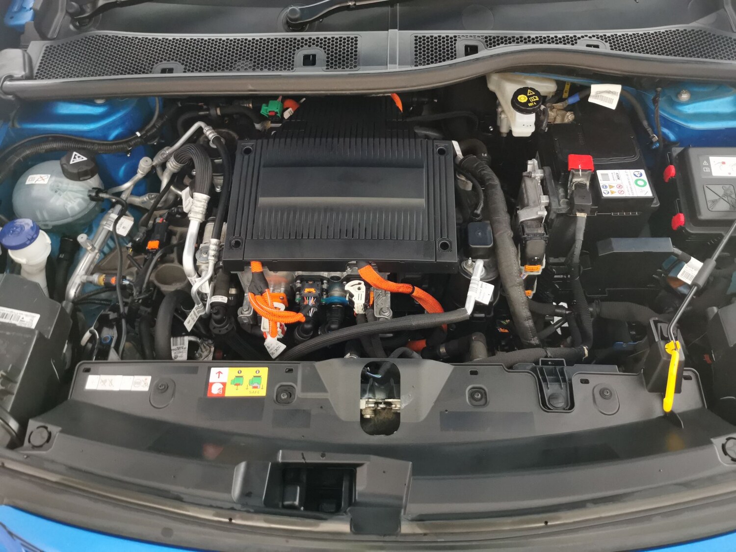 Used Peugeot E-2008 2024 for sale - 76426188: Photo 45