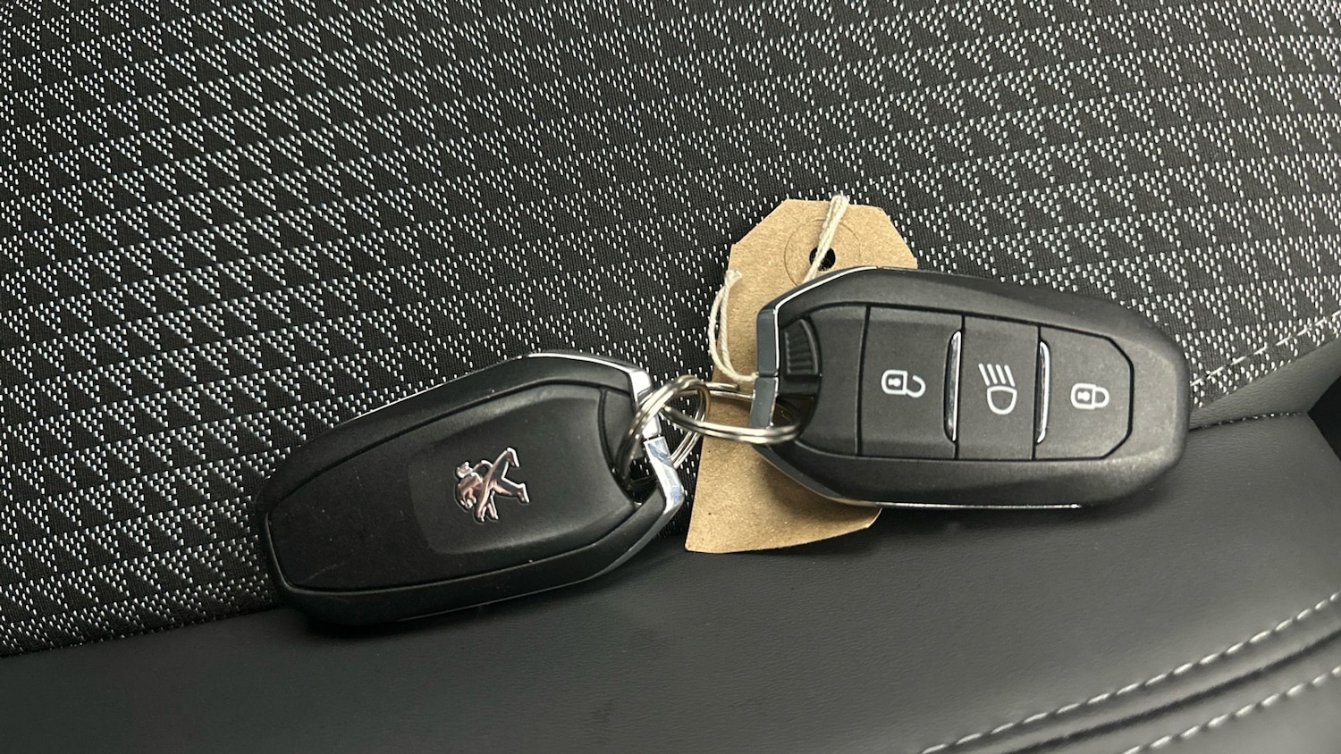 Used Peugeot 2008 2021 for sale - 77318377: Photo 32