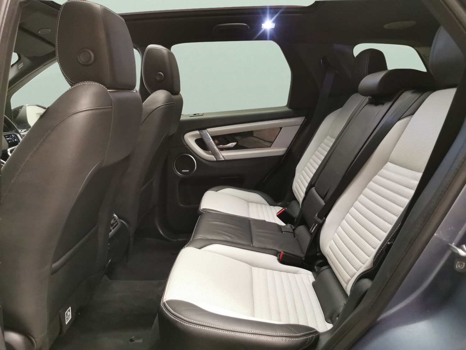 Used Land Rover Discovery Sport 2022 for sale - 77483120: Photo 31