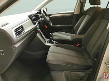 Used Volkswagen T-Roc 2023 for sale - 79402299: Photo