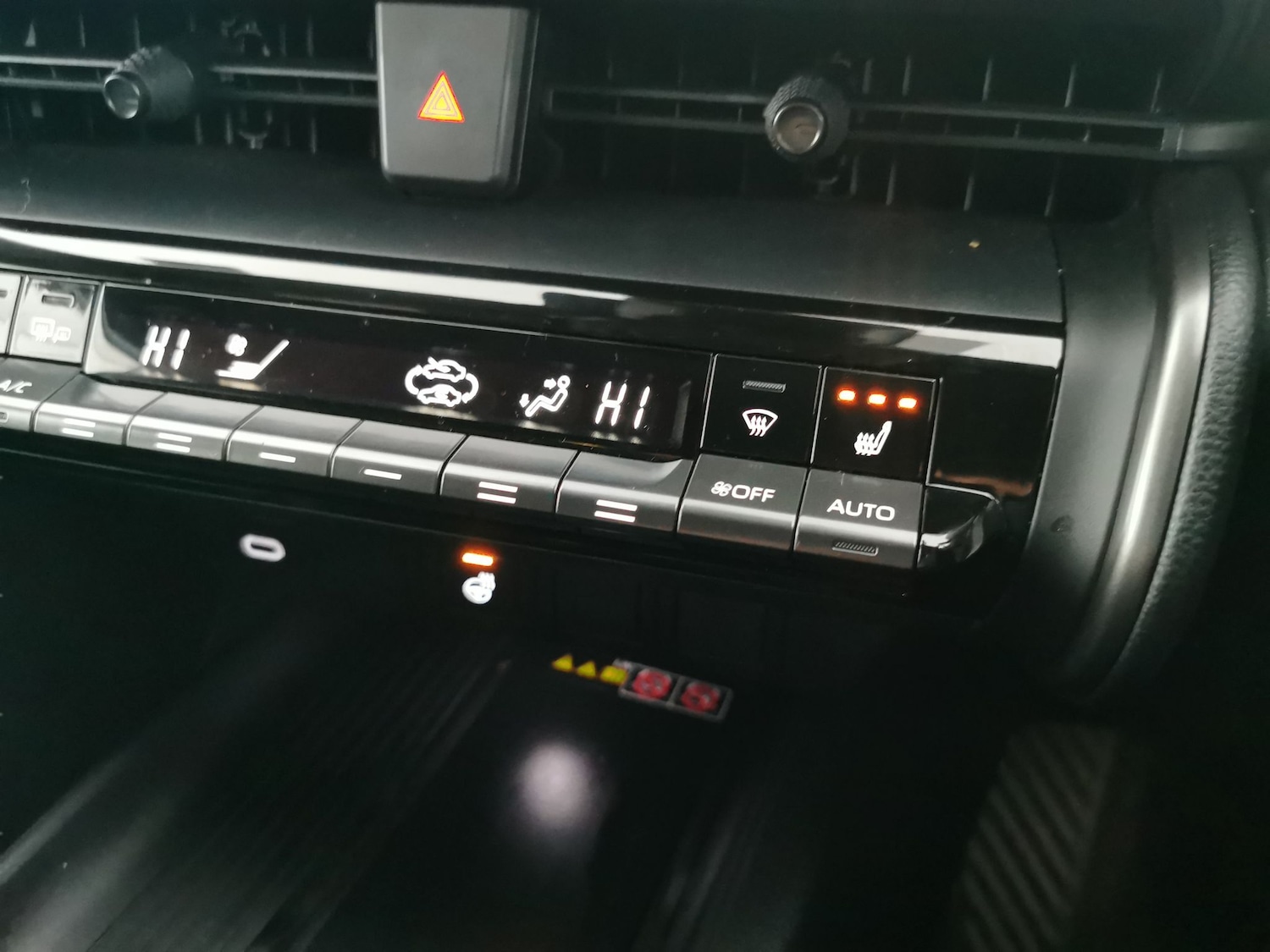 Used Toyota C-HR 2024 for sale - 77418018: Photo 20