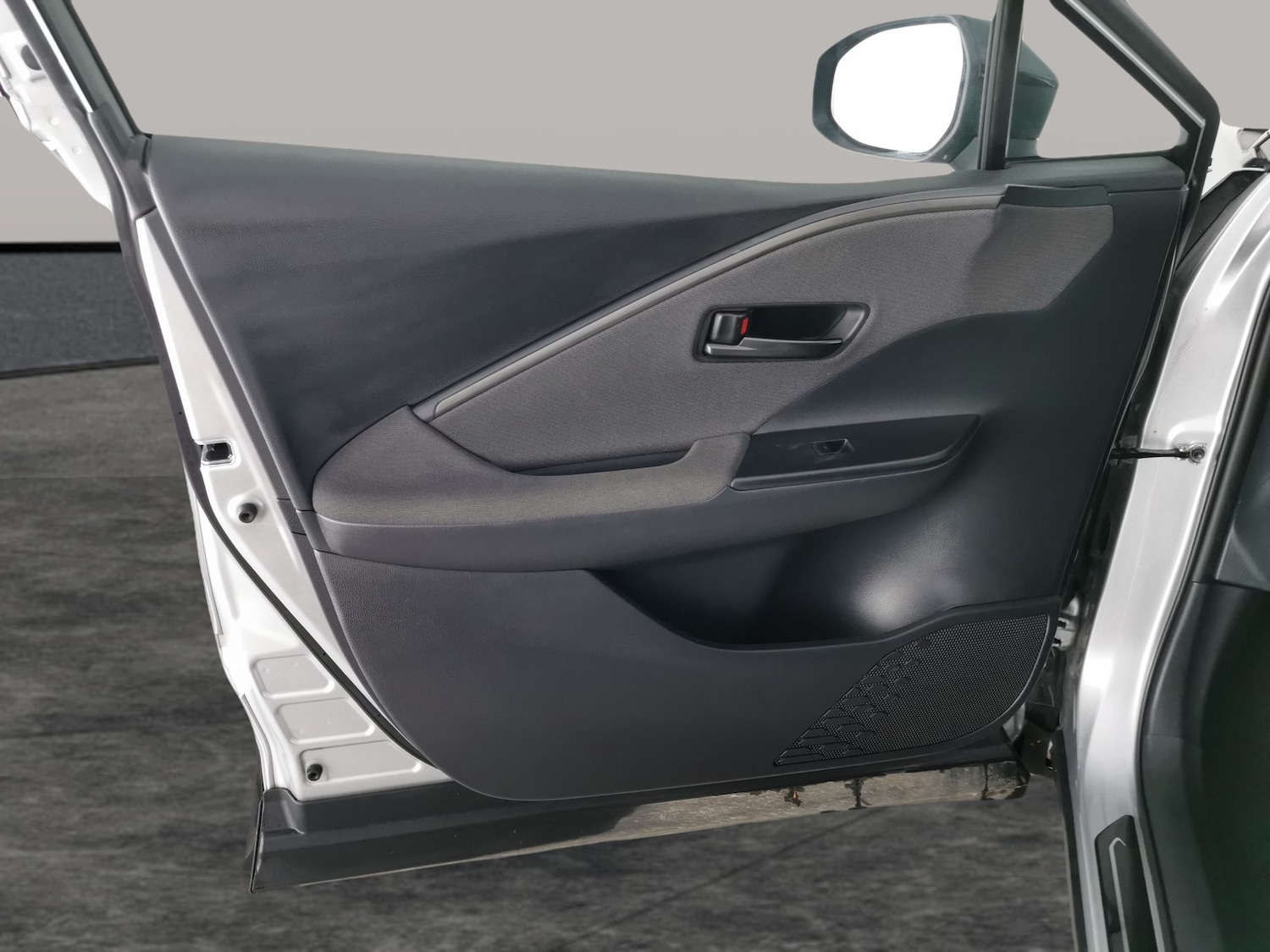 Used Toyota C-HR 2024 for sale - 77418018: Photo 27