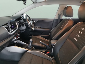 Used Kia Stonic 2024 for sale - 79455218: Photo