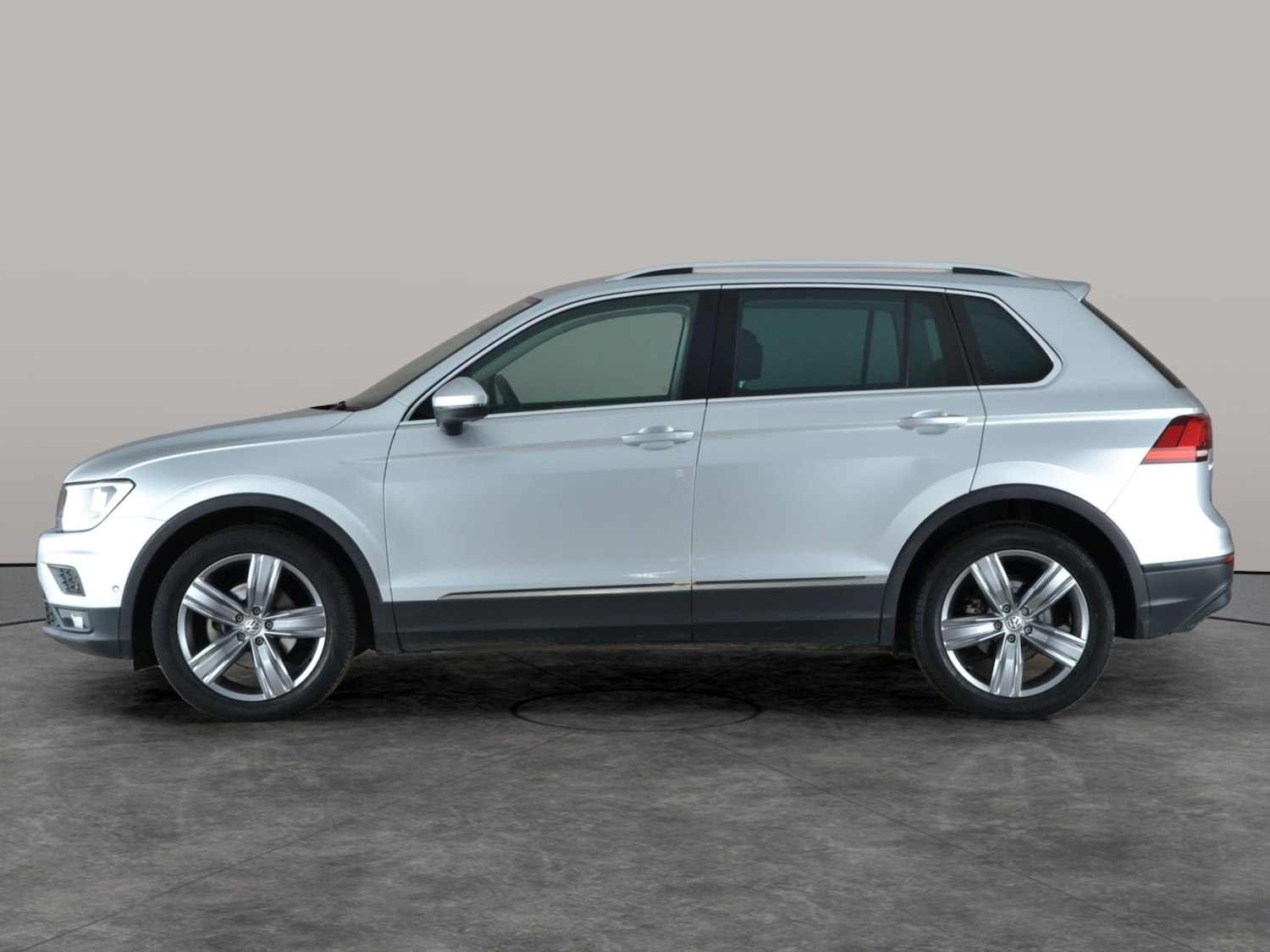 Used Volkswagen Tiguan 2019 for sale - 77679213: Photo 12