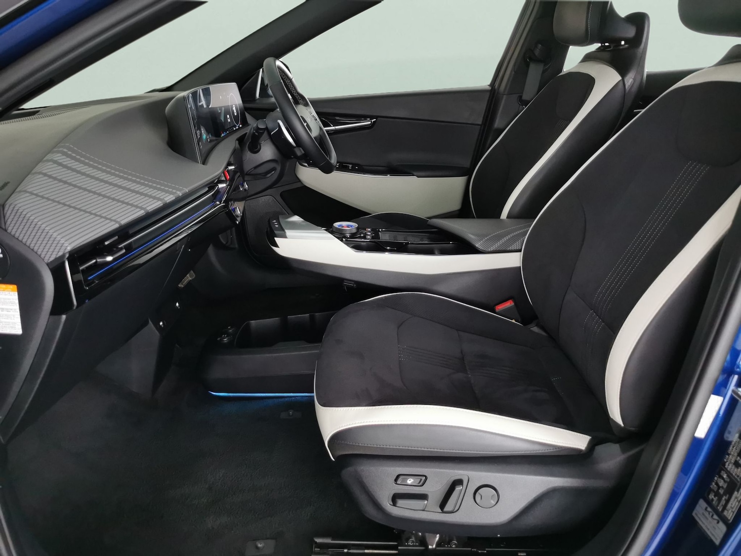 Used Kia EV6 2023 for sale - 77312632: Photo 4