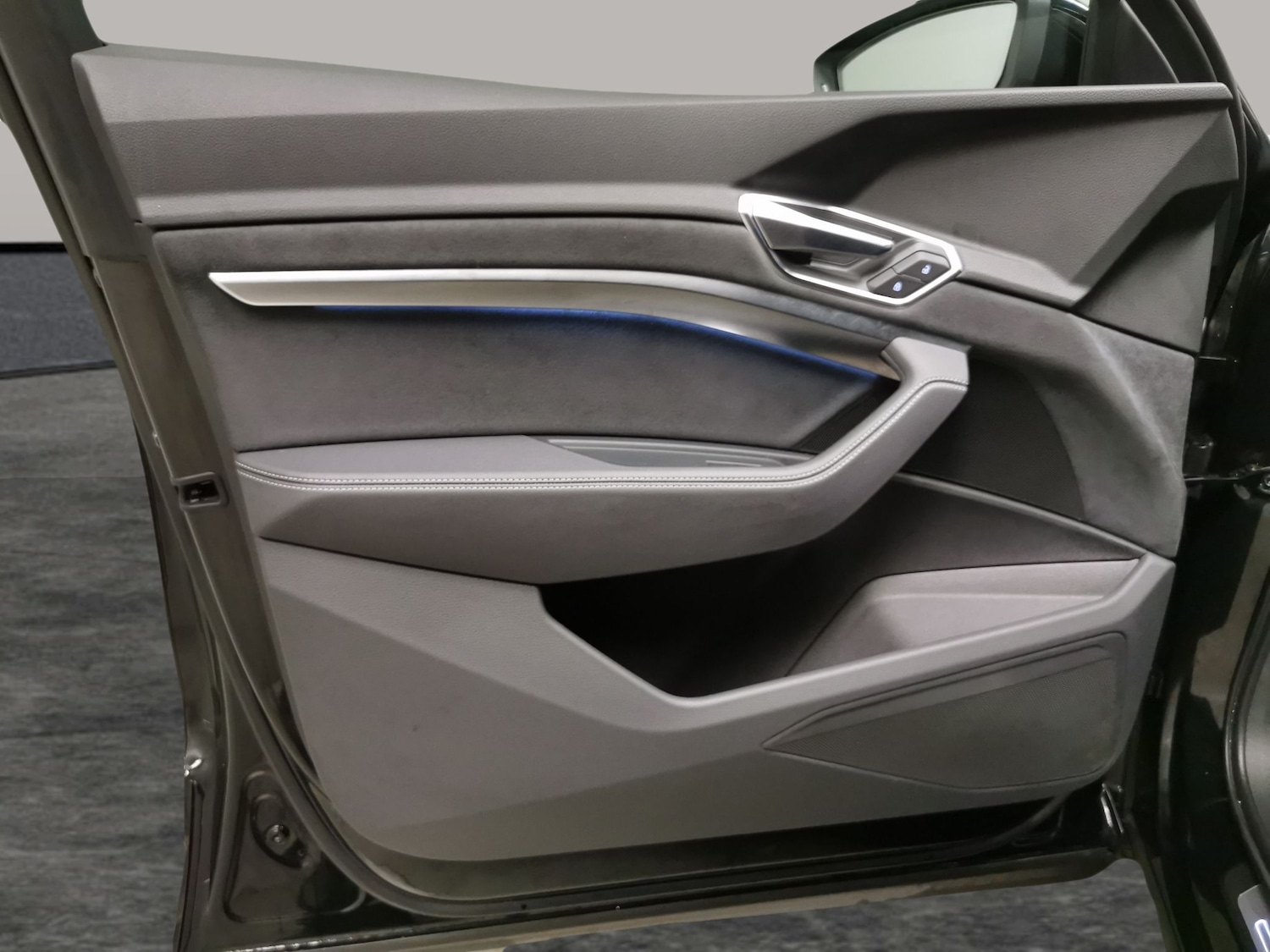 Used Audi e-tron 2023 for sale - 77902094: Photo 26