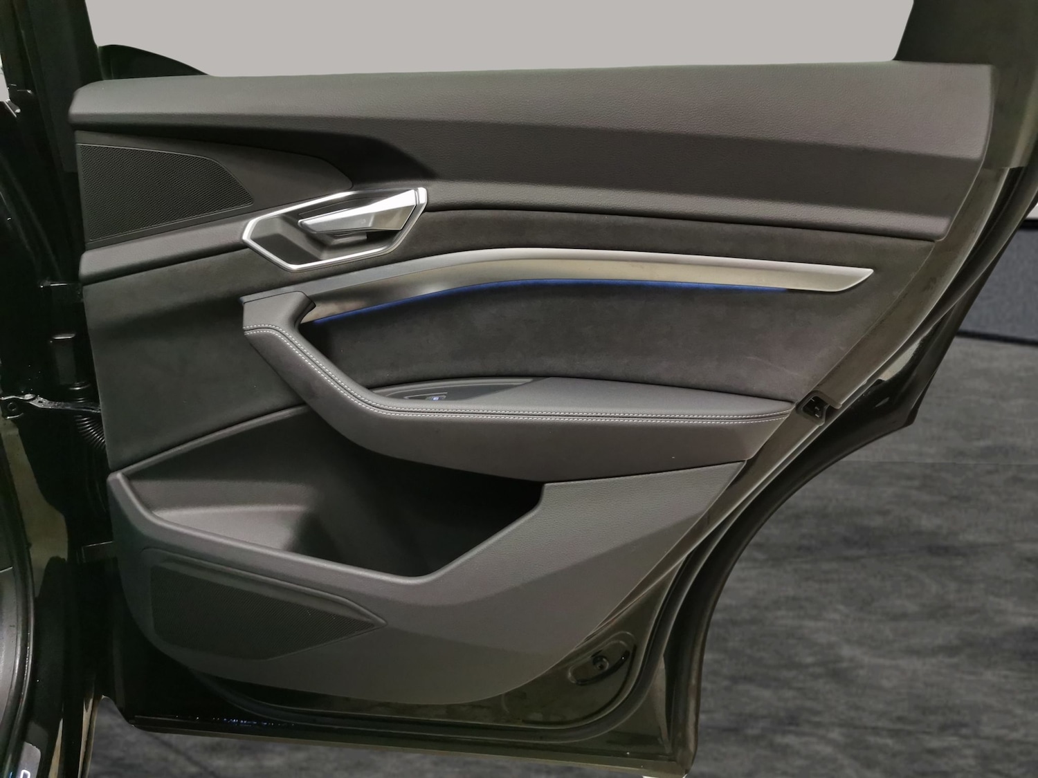 Used Audi e-tron 2023 for sale - 77902094: Photo 28