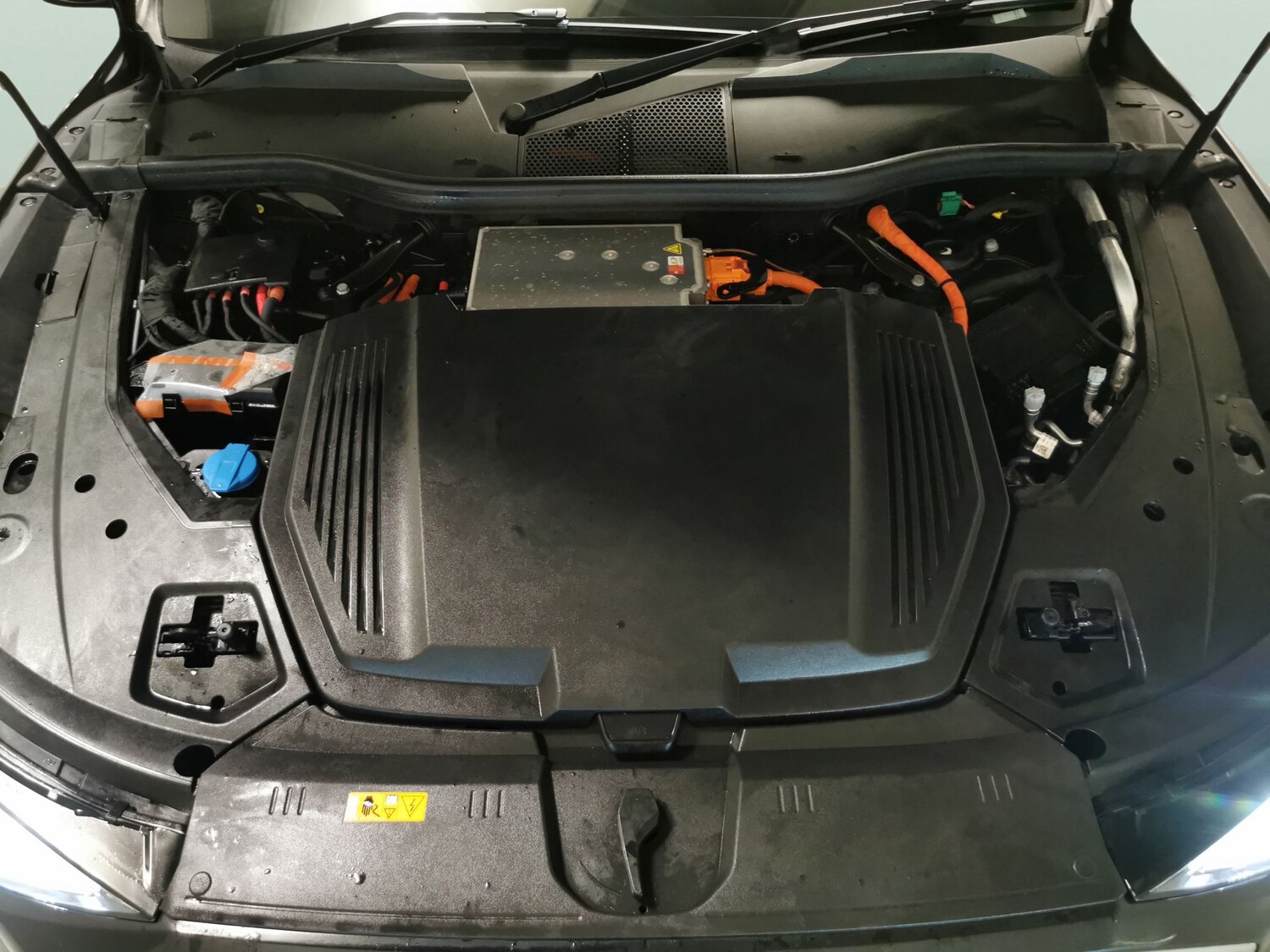 Used Audi e-tron 2023 for sale - 77902094: Photo 32