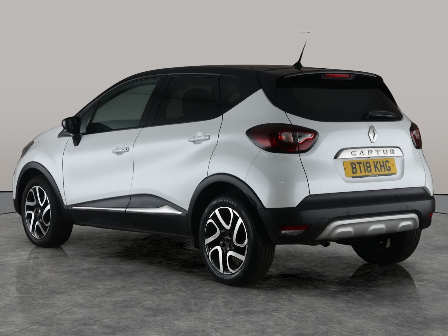 Used Renault Captur for sale - 76464268: Photo 11