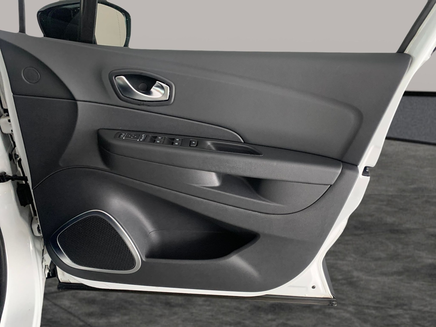 Used Renault Captur for sale - 76464268: Photo 38