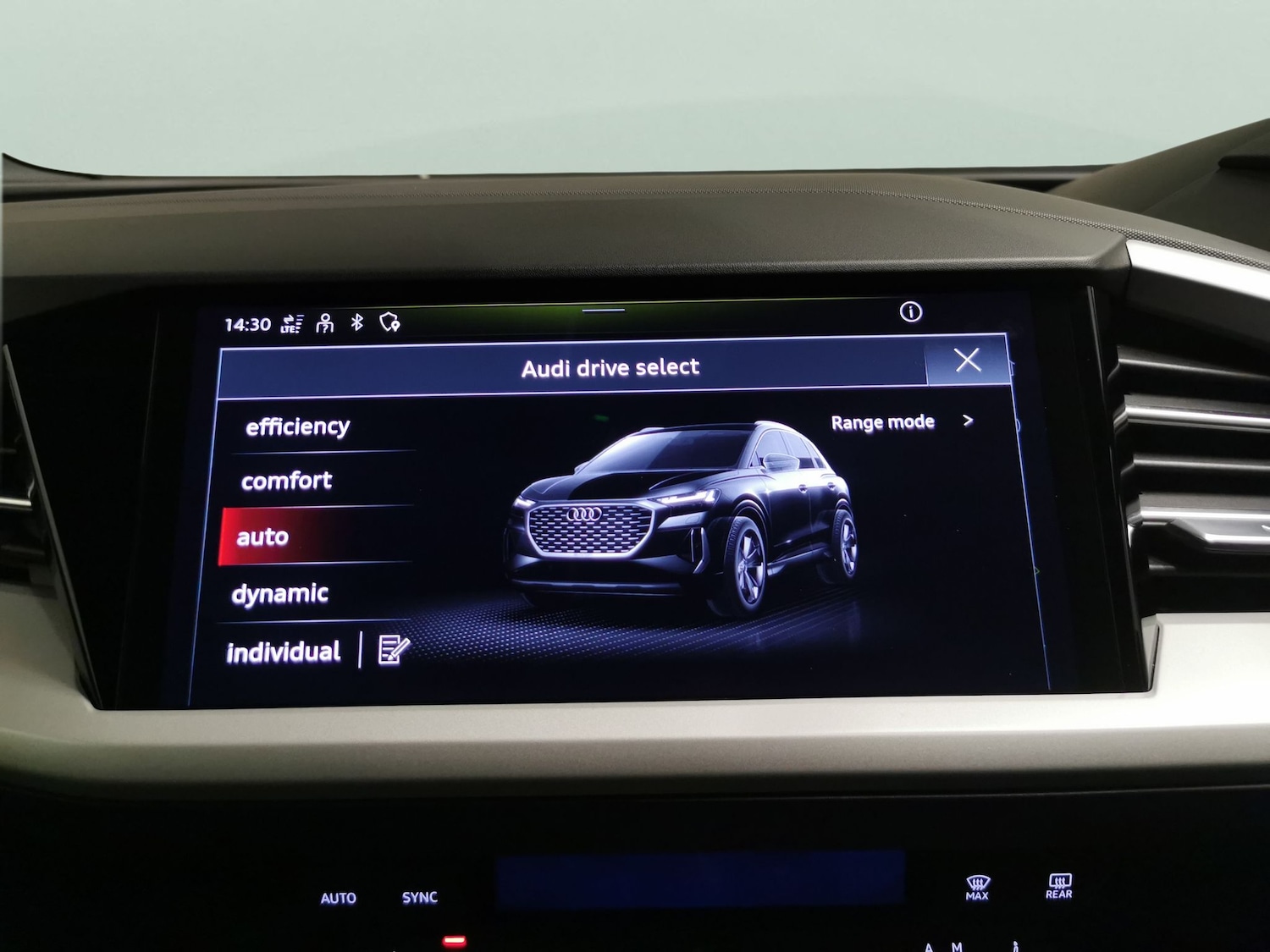 Used Audi Q4 e-tron 2023 for sale - 77965718: Photo 17