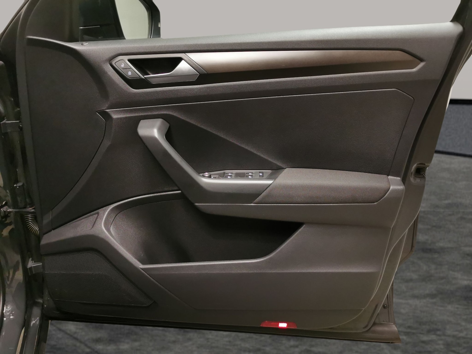 Used Volkswagen T-Roc 2019 for sale - 77240656: Photo 28