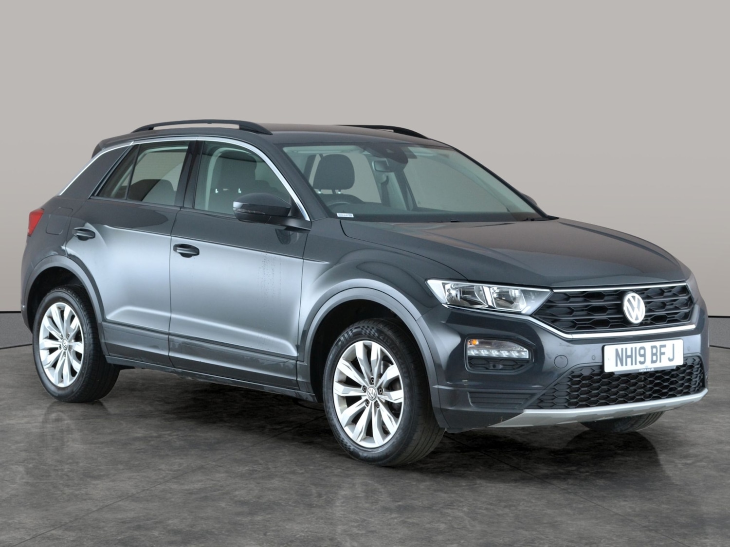 Used Volkswagen T-Roc 2019 for sale - 77240656: Photo 7