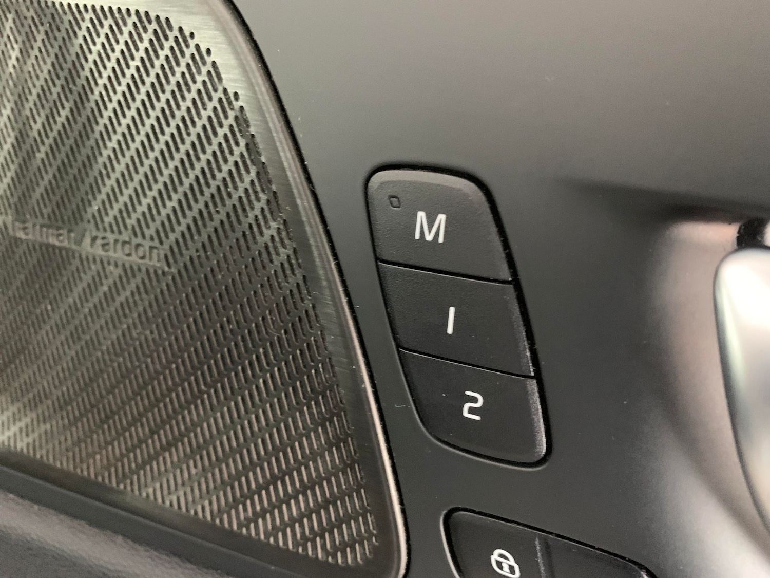 Used Volvo XC60 2023 for sale - 77232631: Photo 22