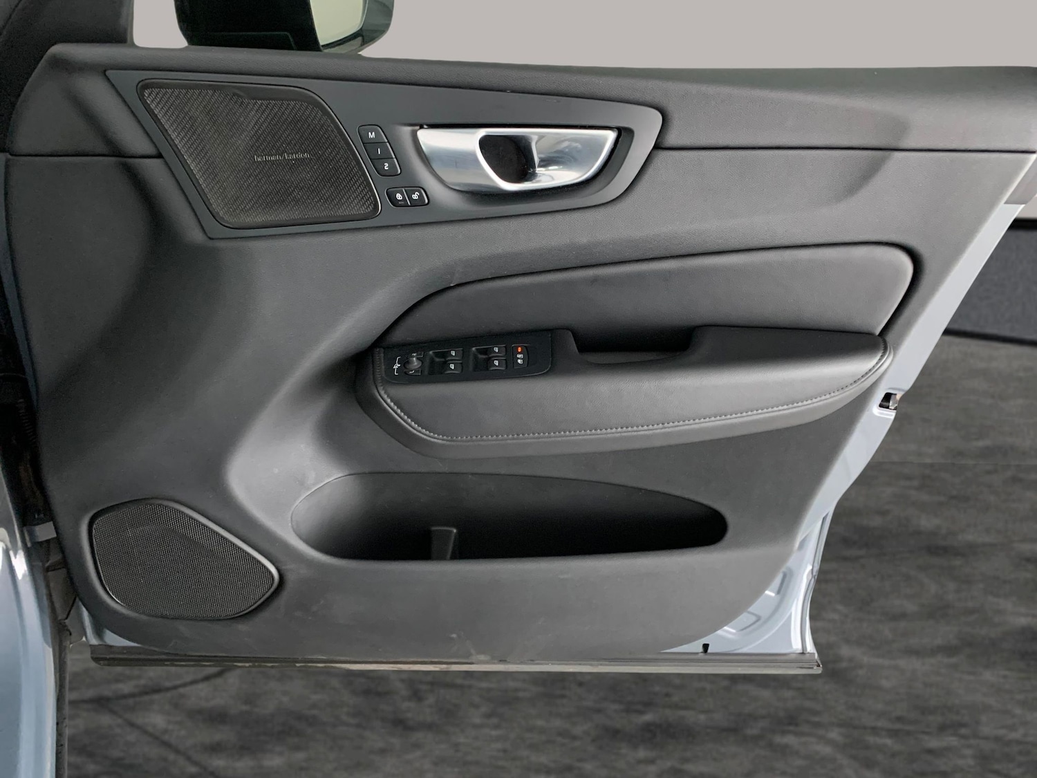 Used Volvo XC60 2023 for sale - 77232631: Photo 31