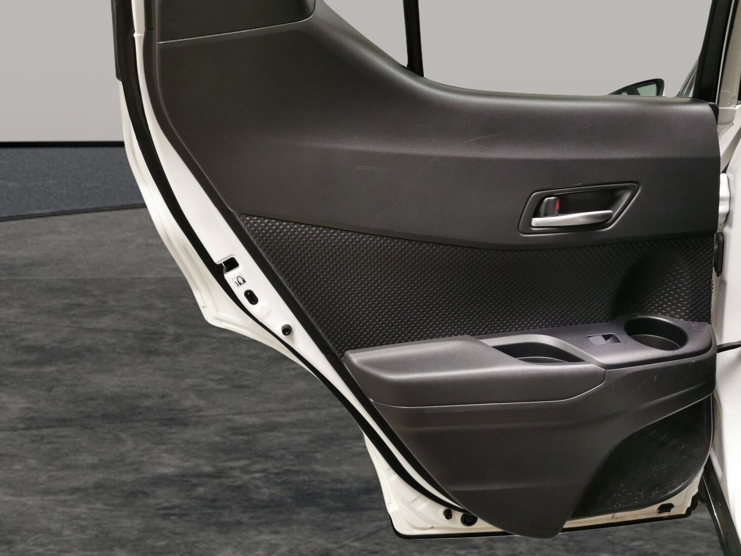 Used Toyota C-HR 2023 for sale - 78094378: Photo 24