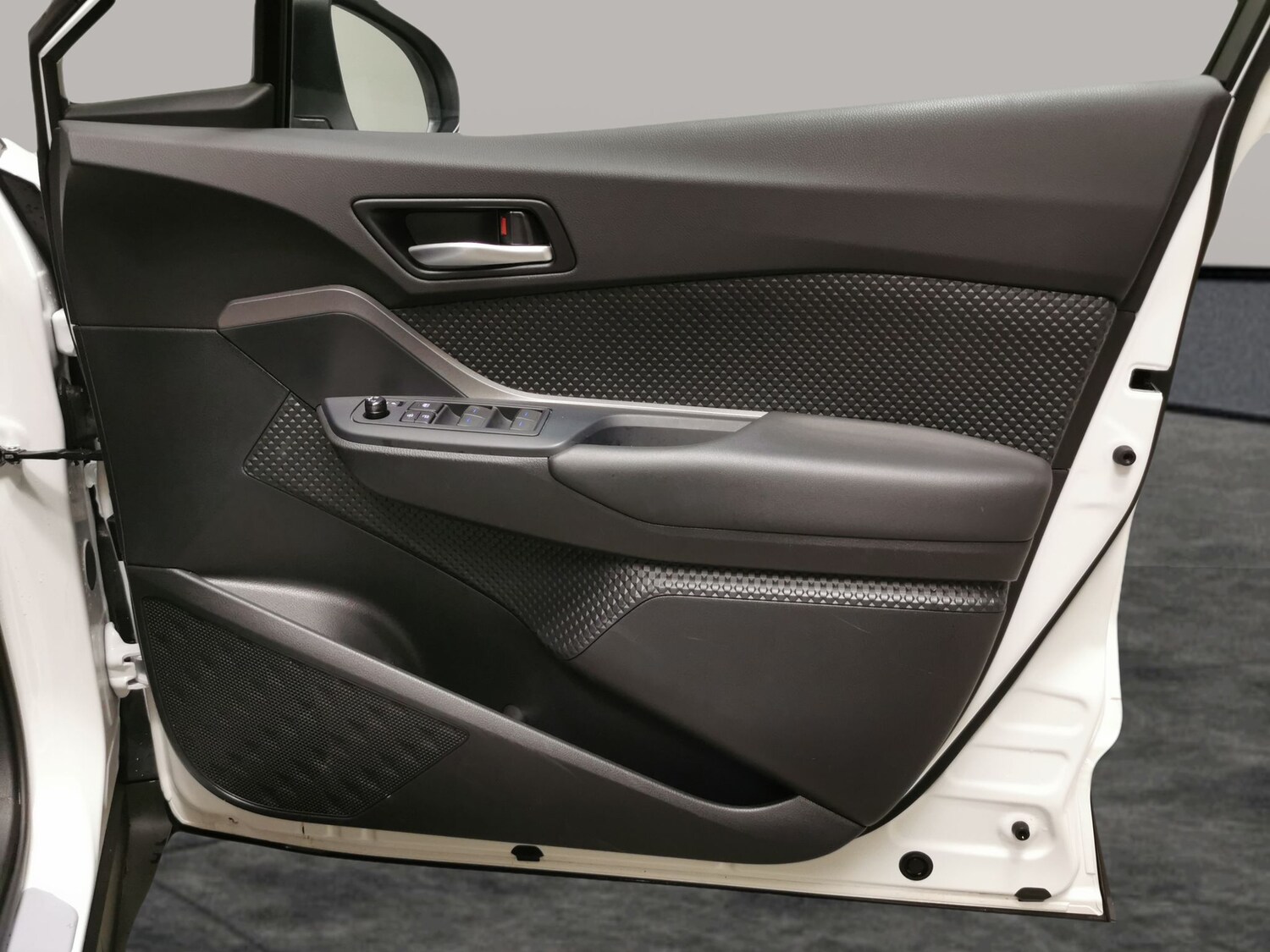 Used Toyota C-HR 2023 for sale - 78094378: Photo 26