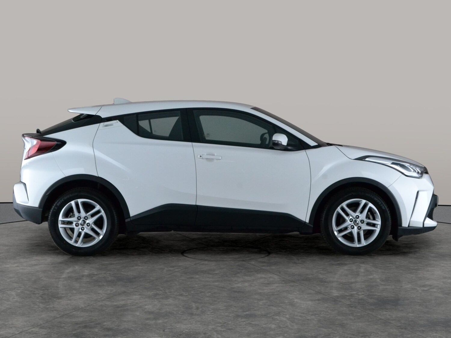 Used Toyota C-HR 2023 for sale - 78094378: Photo 9