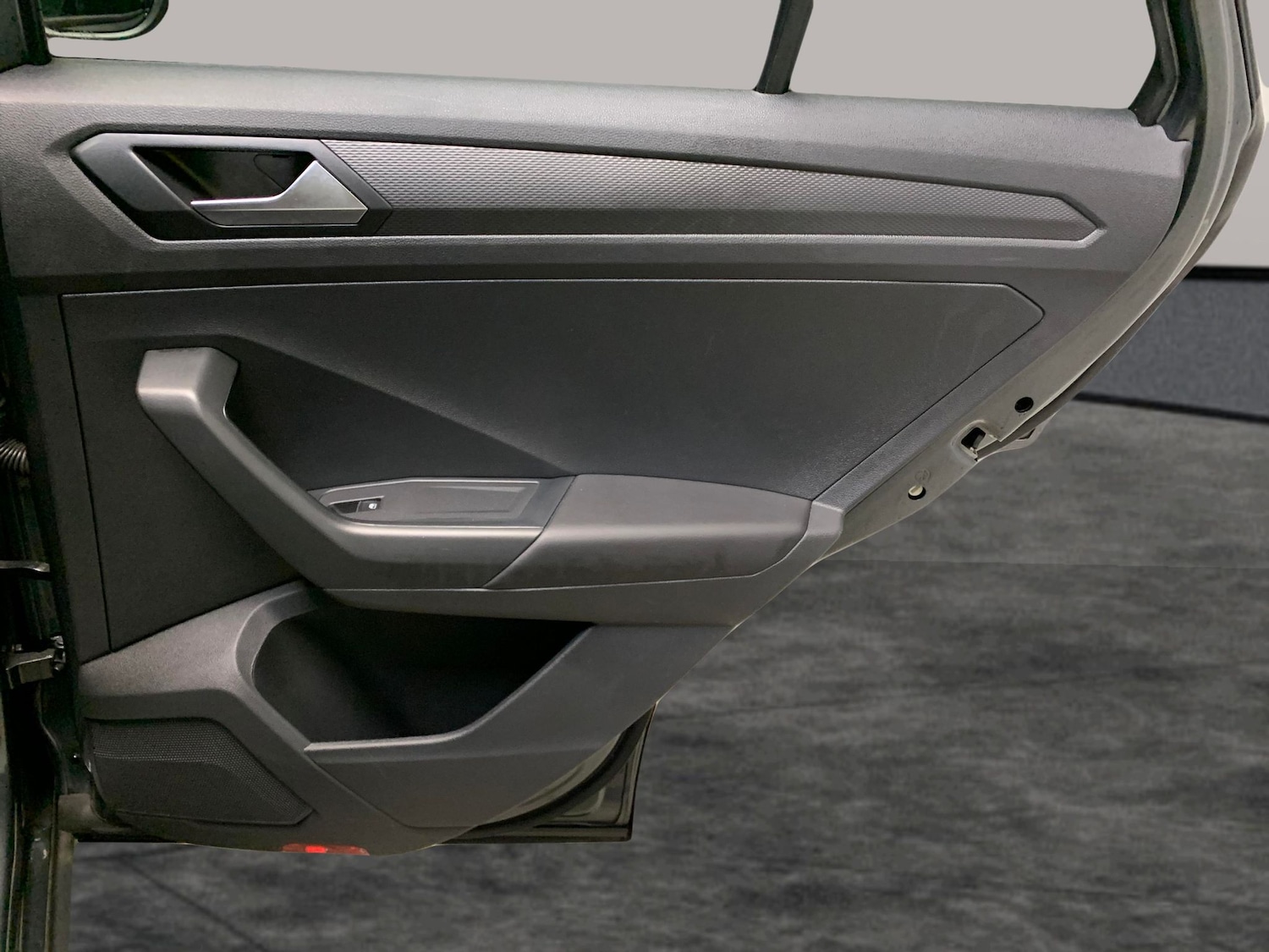 Used Volkswagen T-Roc for sale - 77055020: Photo 32