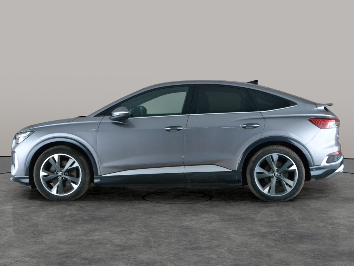 Used Audi Q4 e-tron 2023 for sale - 77873084: Photo 14