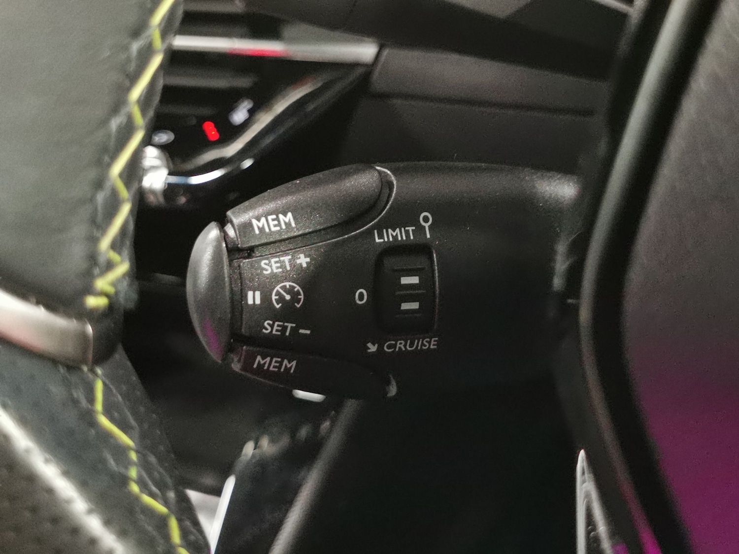 Used Peugeot E-2008 for sale - 77034078: Photo 18