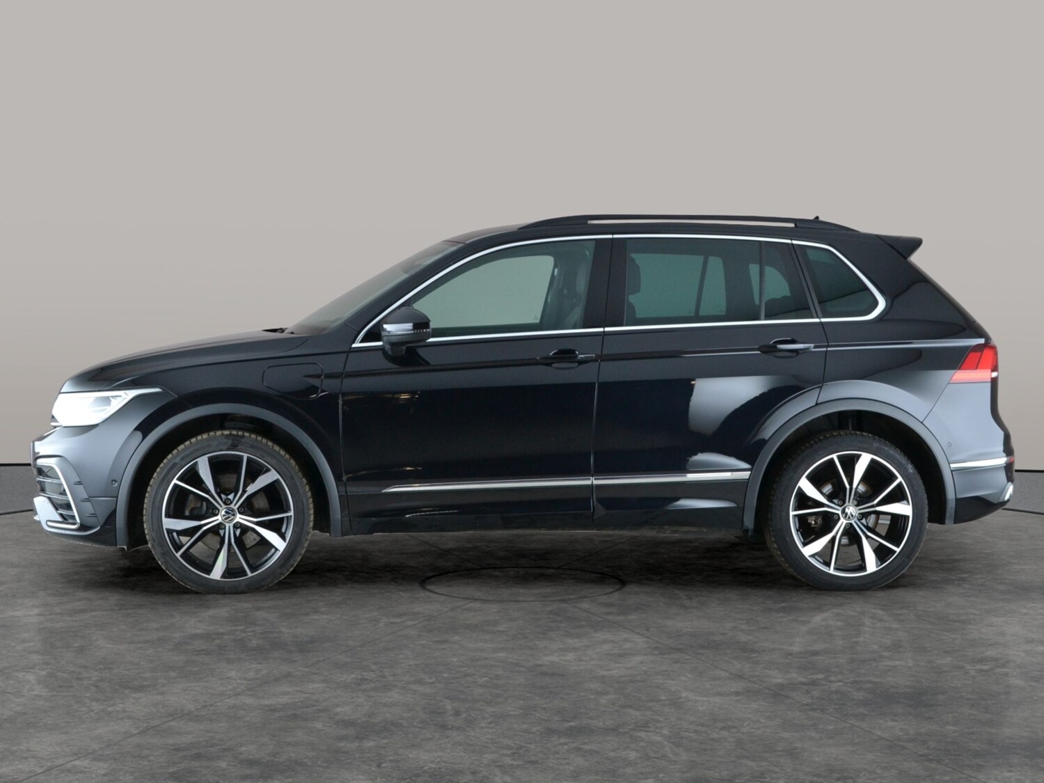 Used Volkswagen Tiguan for sale - 77360941: Photo 12
