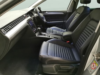 Used Volkswagen Passat 2023 for sale - 77819395: Photo