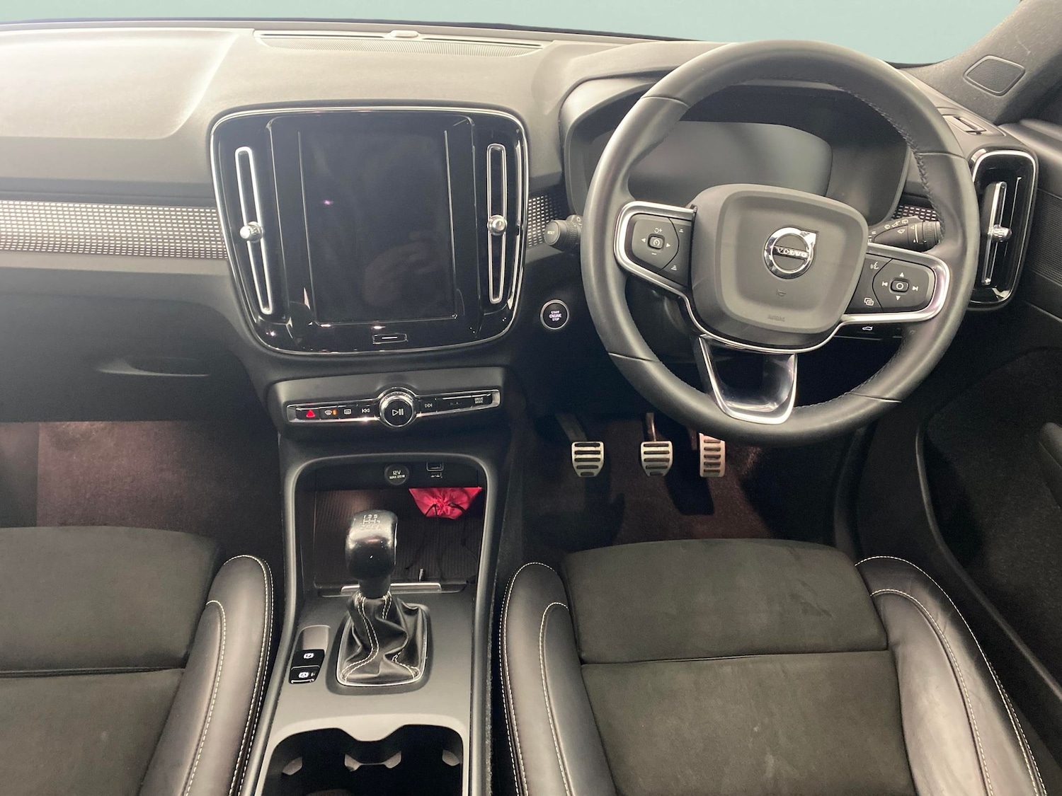 Used Volvo XC40 2021 for sale - 76477649: Photo 4