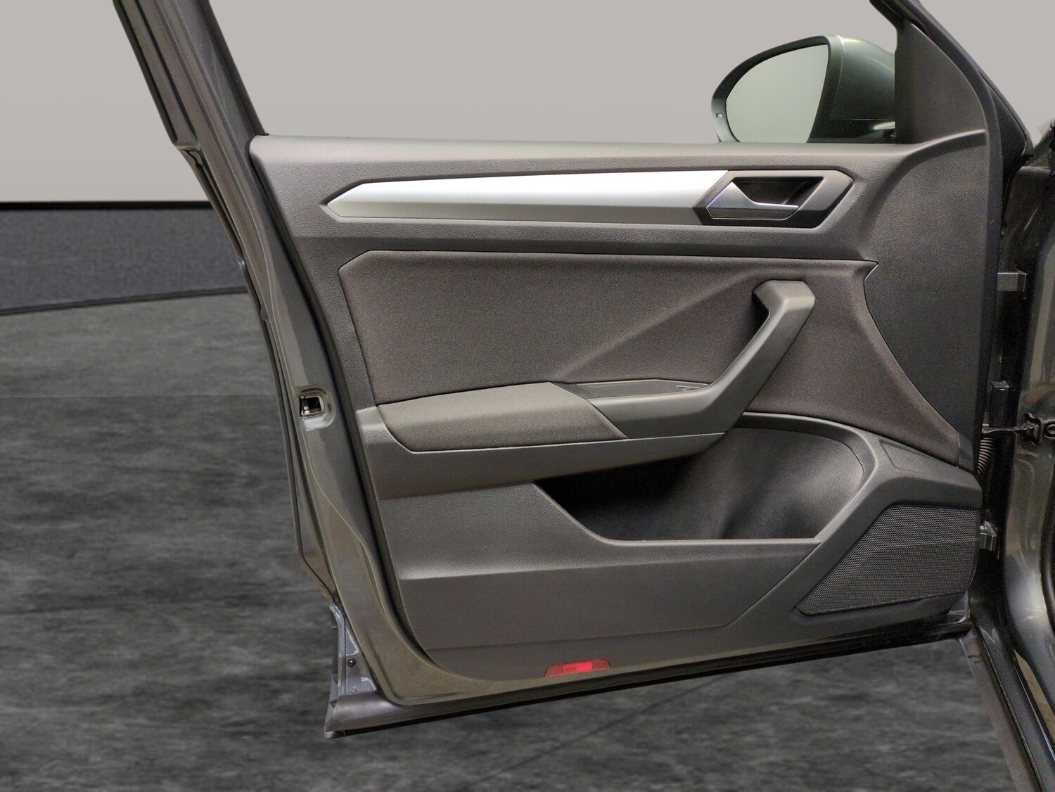 Used Volkswagen T-Roc 2023 for sale - 78149346: Photo 23