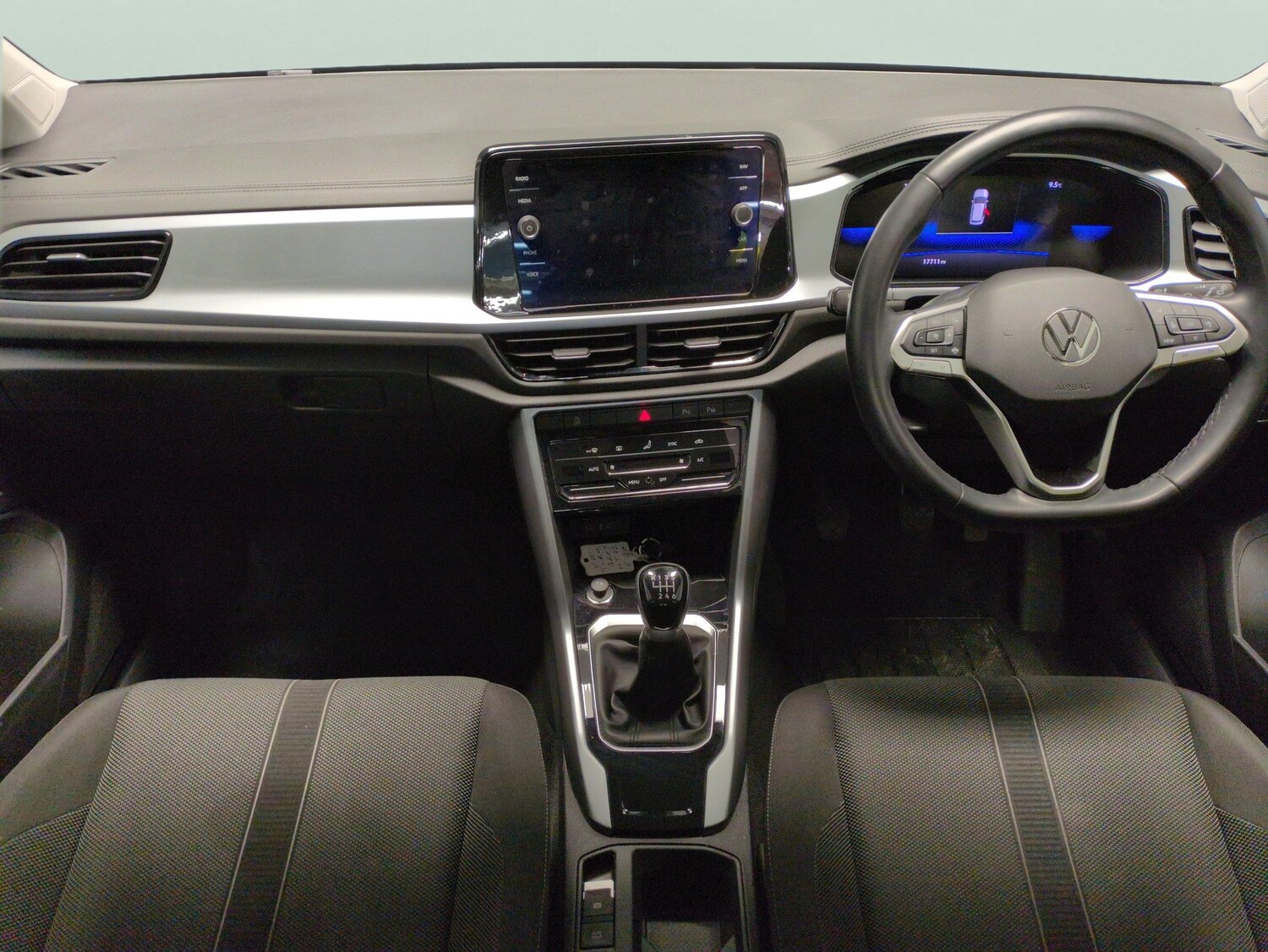 Used Volkswagen T-Roc 2023 for sale - 78149346: Photo 5