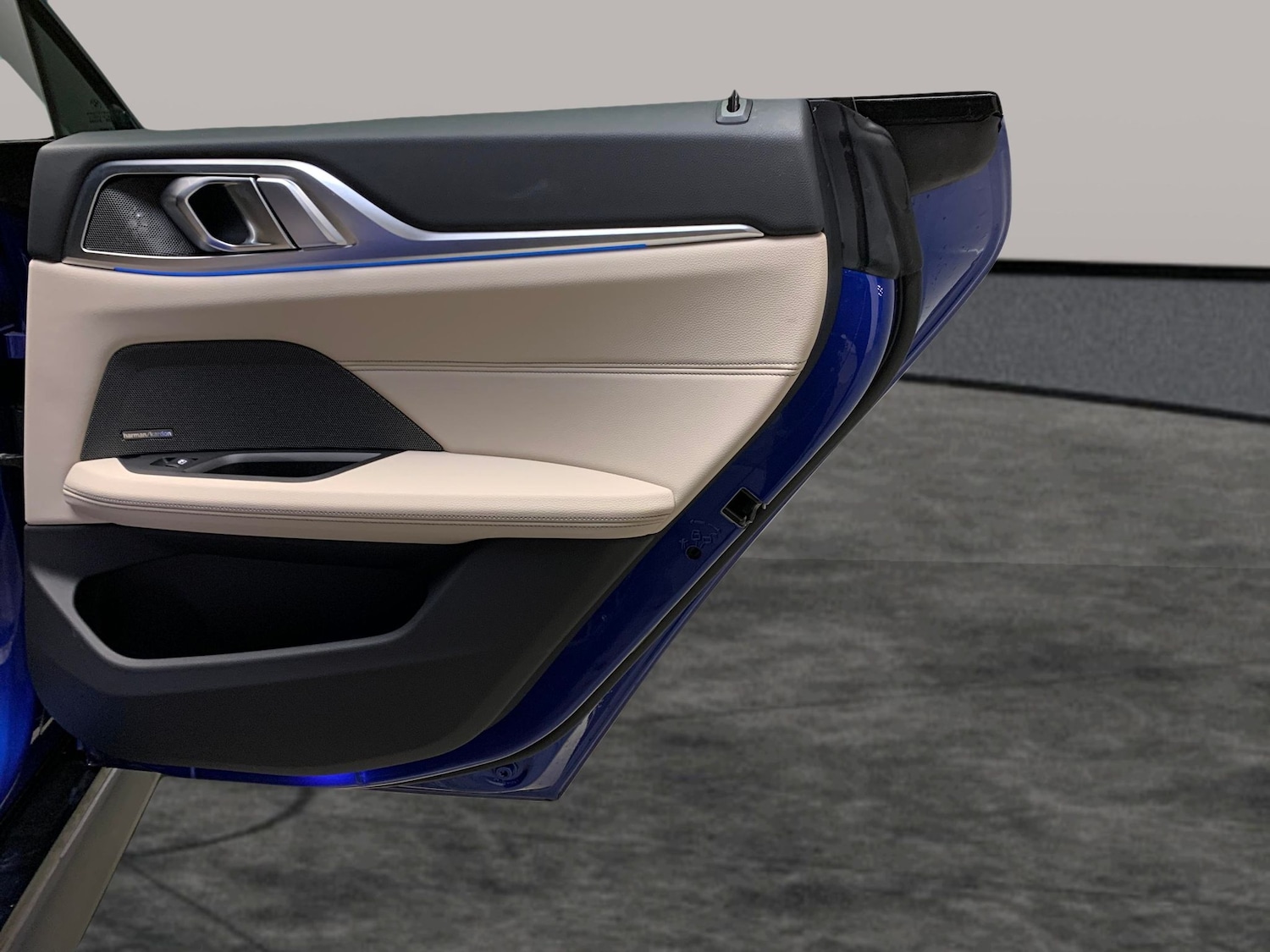 Used BMW i4 2022 for sale - 76566074: Photo 32