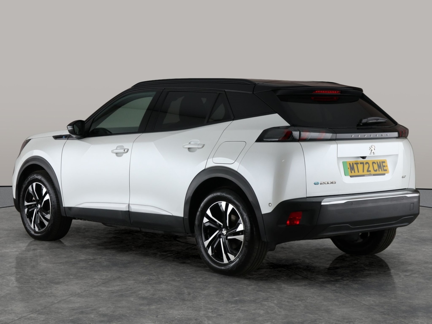 Used Peugeot E-2008 2022 for sale - 76540345: Photo 12