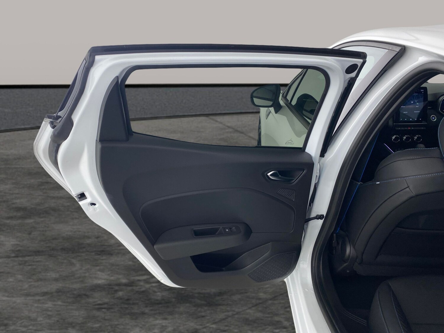 Used Renault Clio 2024 for sale - 78207293: Photo 24