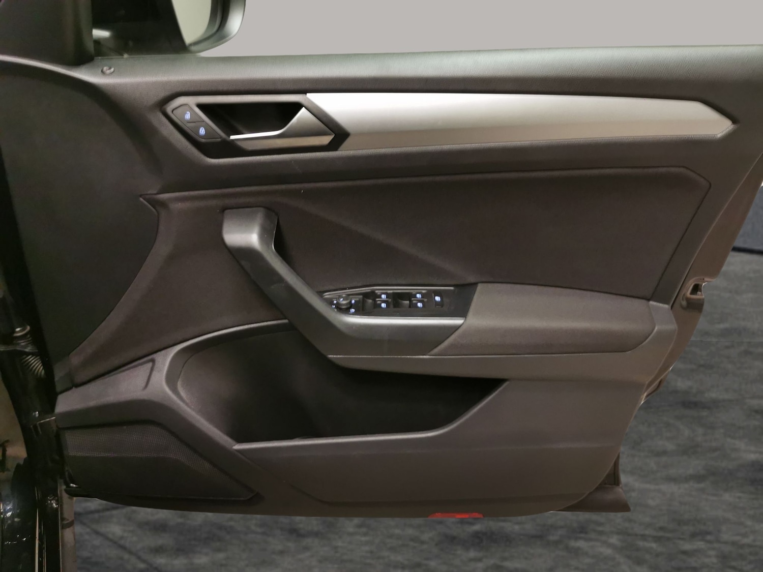 Used Volkswagen T-Roc for sale - 78110021: Photo 29